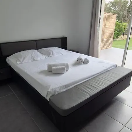 6 Pers Piscine Chauffée Campagne Vecchio *