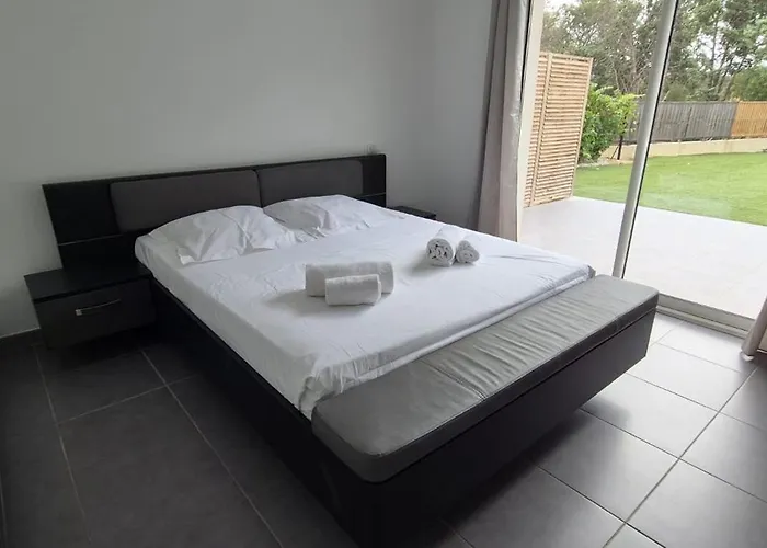 6 Pers Piscine Chauffée Campagne Vecchio *